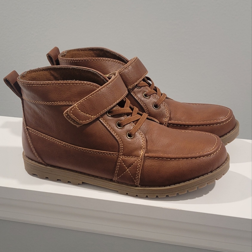 Boys boots